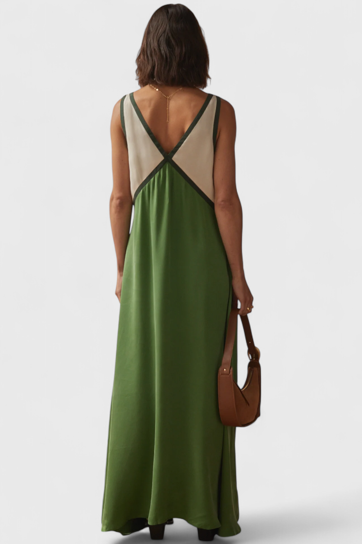 Zaynab - Elegant V-Neck Maxi Dress