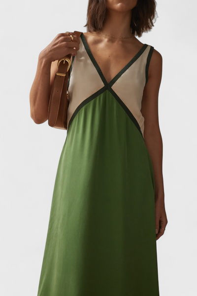 Zaynab - Elegant V-Neck Maxi Dress