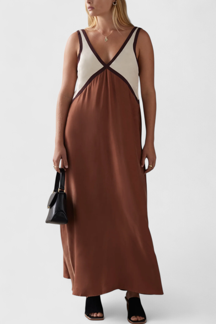 Zaynab - Elegant V-Neck Maxi Dress