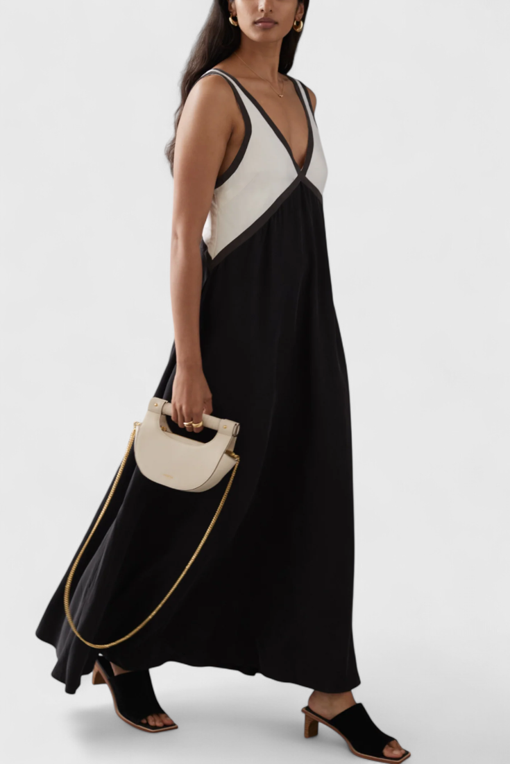 Zaynab - Elegant V-Neck Maxi Dress