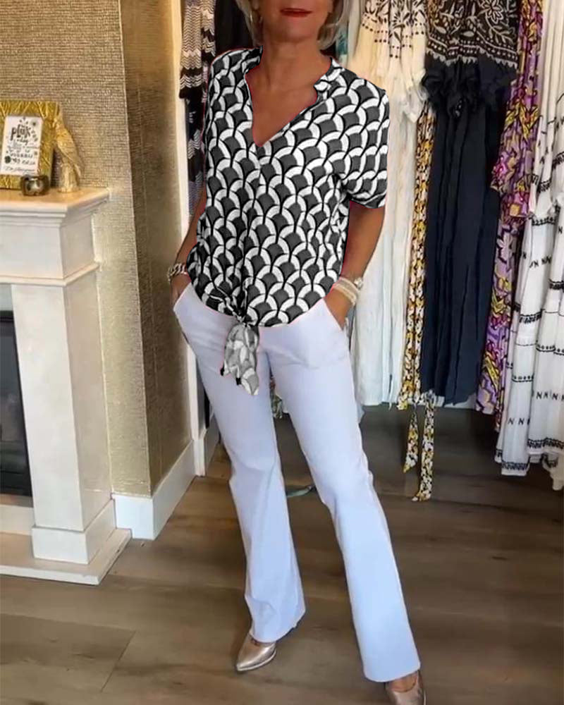 Irene - Short-sleeved V-neck printed casual top