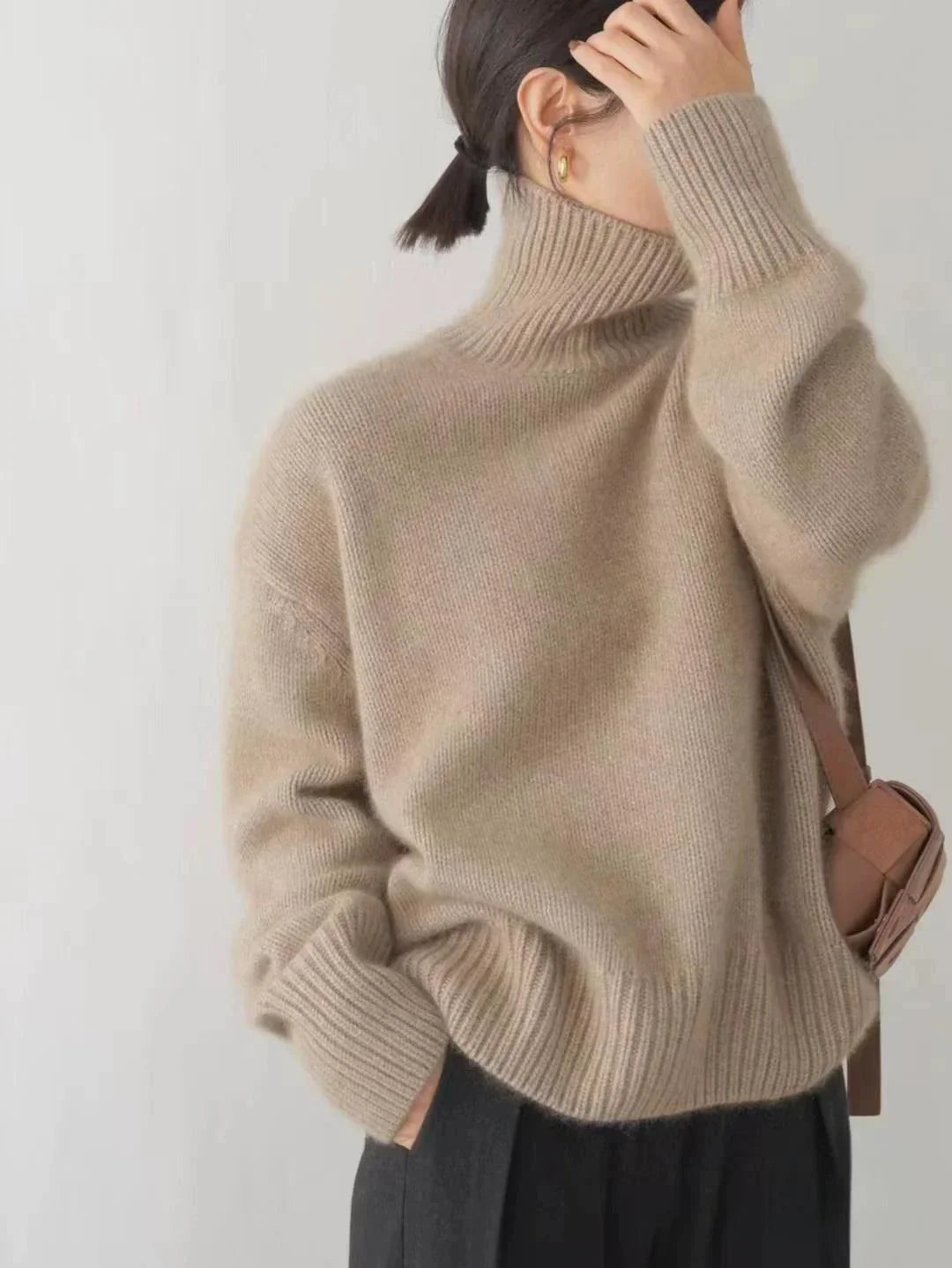 Larine - Cozy Sweater