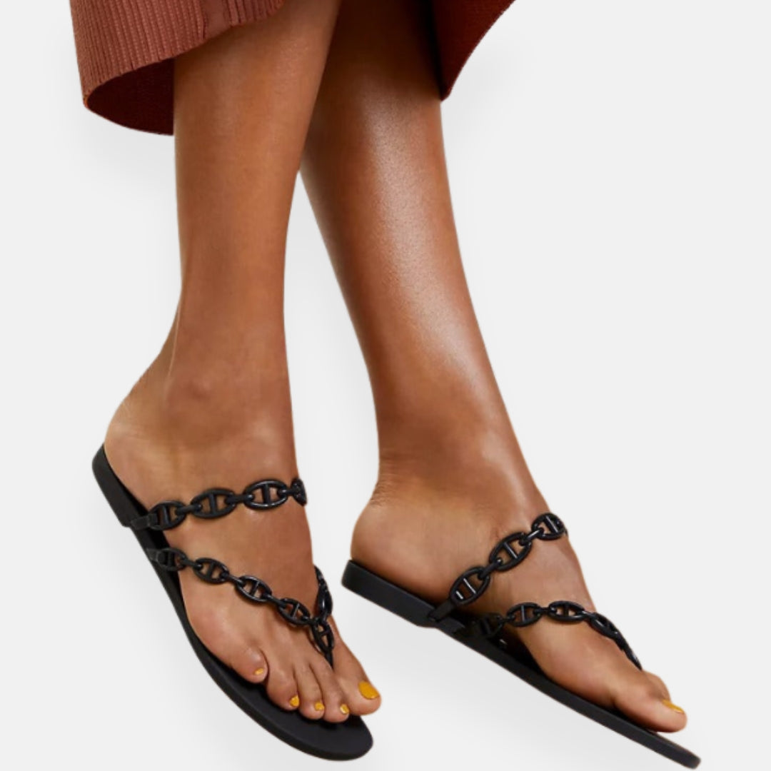 Noanna – Elegant Chain-Detail Flip-Flops