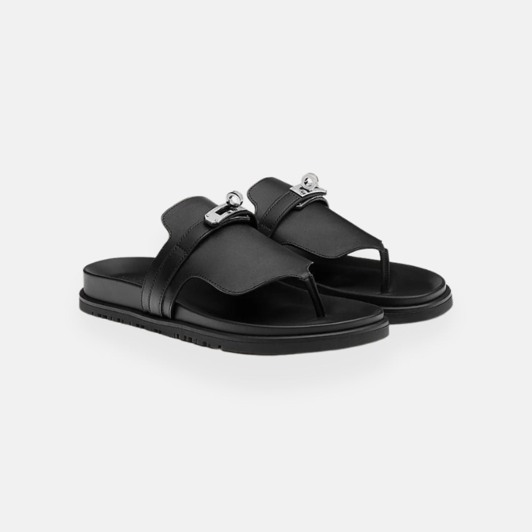 Cerise – Chic Jewel-Detail Flip-Flops