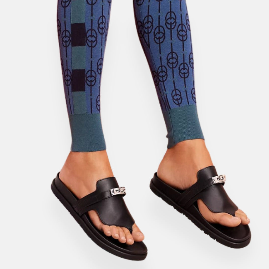 Cerise – Chic Jewel-Detail Flip-Flops