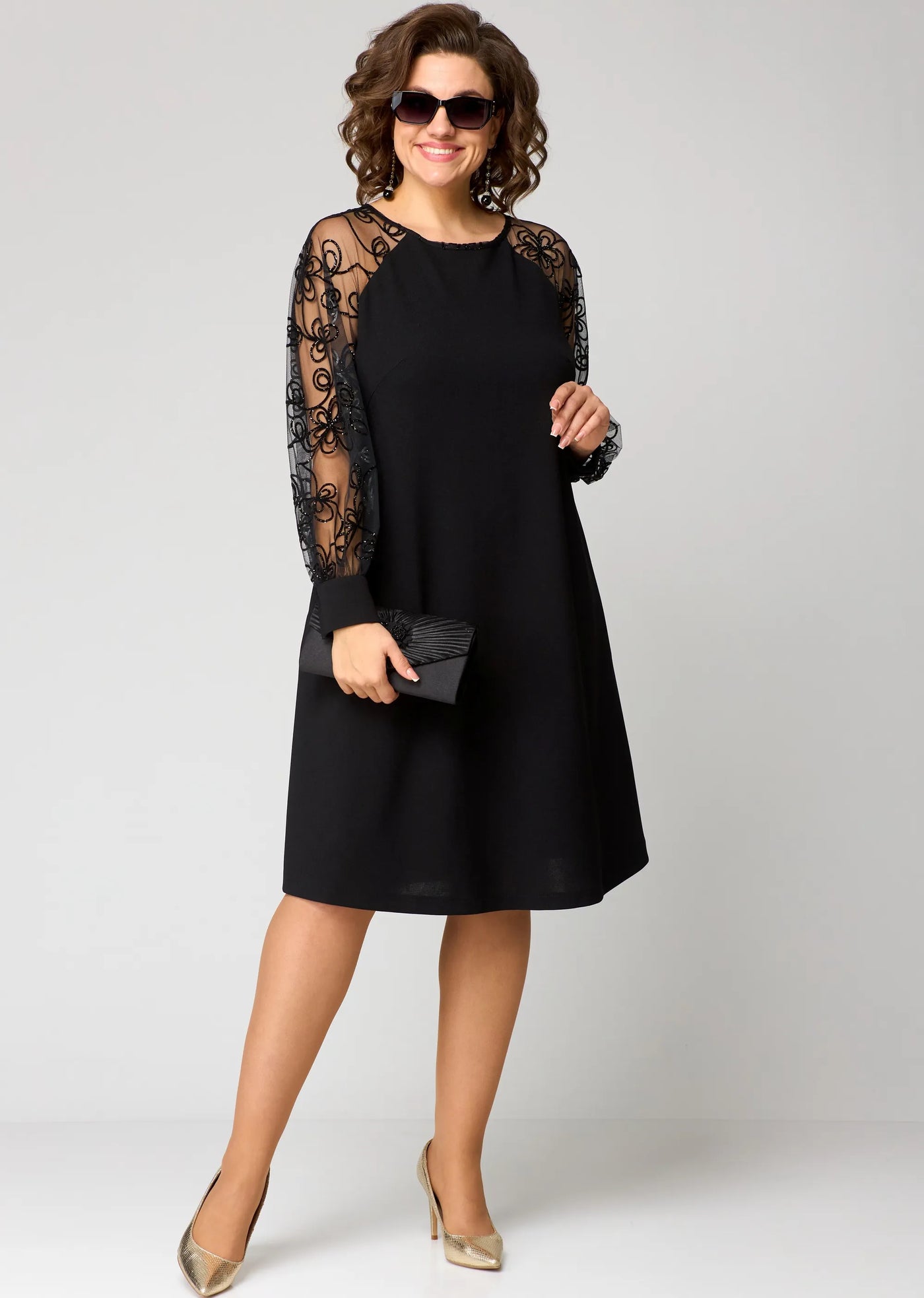Willa – Elegant Lace Detail Midi Dress