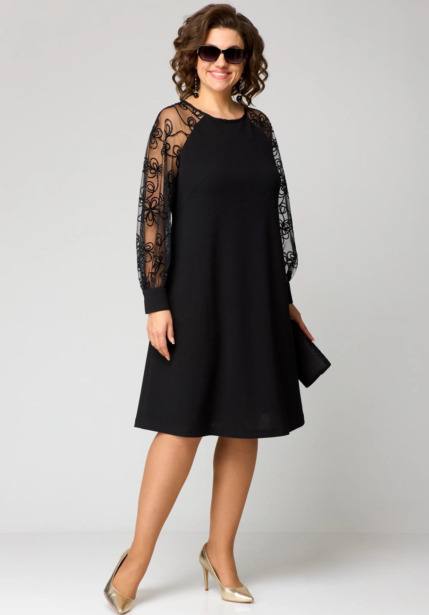 Willa – Elegant Lace Detail Midi Dress