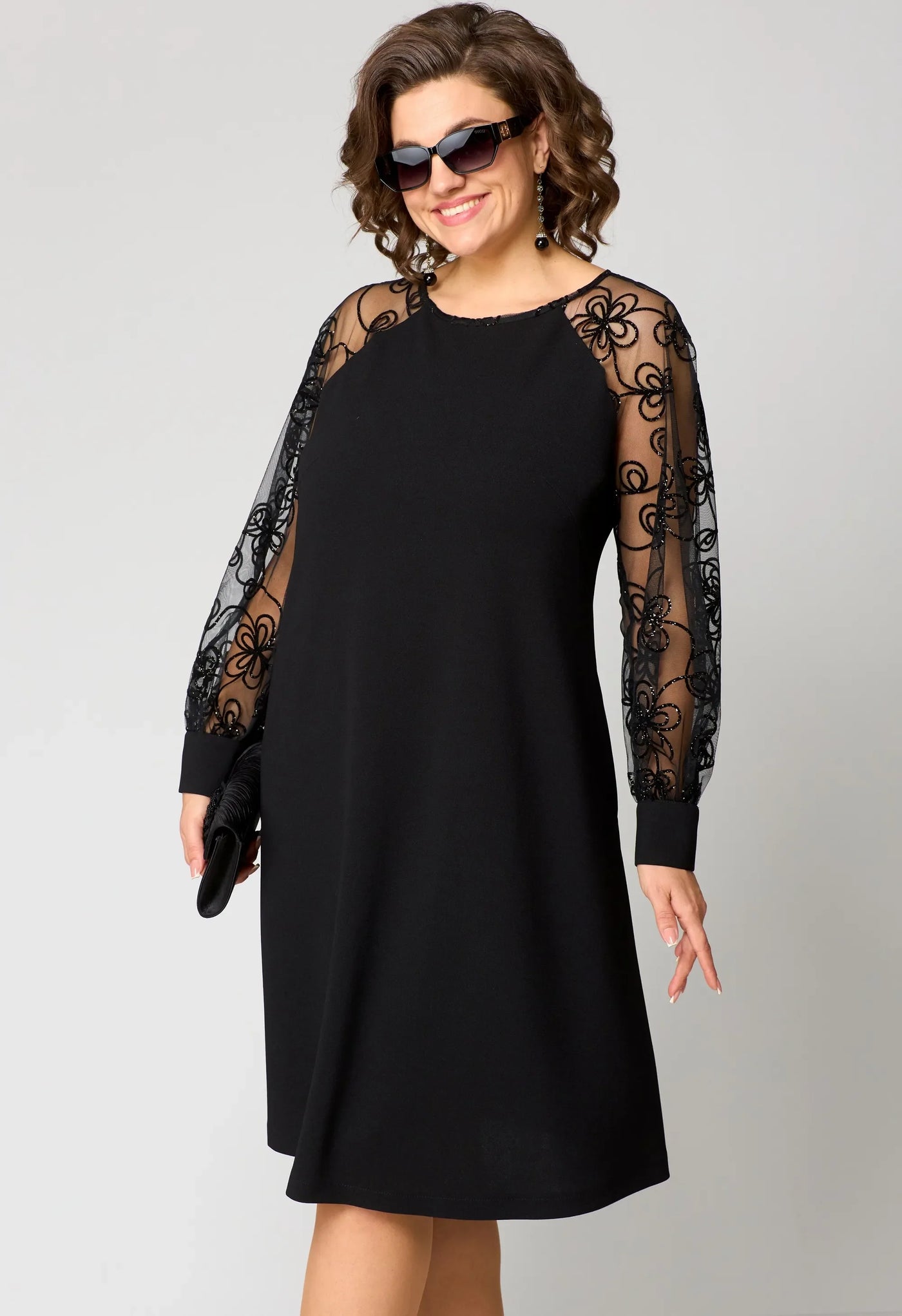 Willa – Elegant Lace Detail Midi Dress