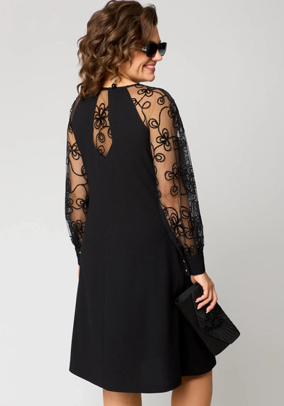 Willa – Elegant Lace Detail Midi Dress