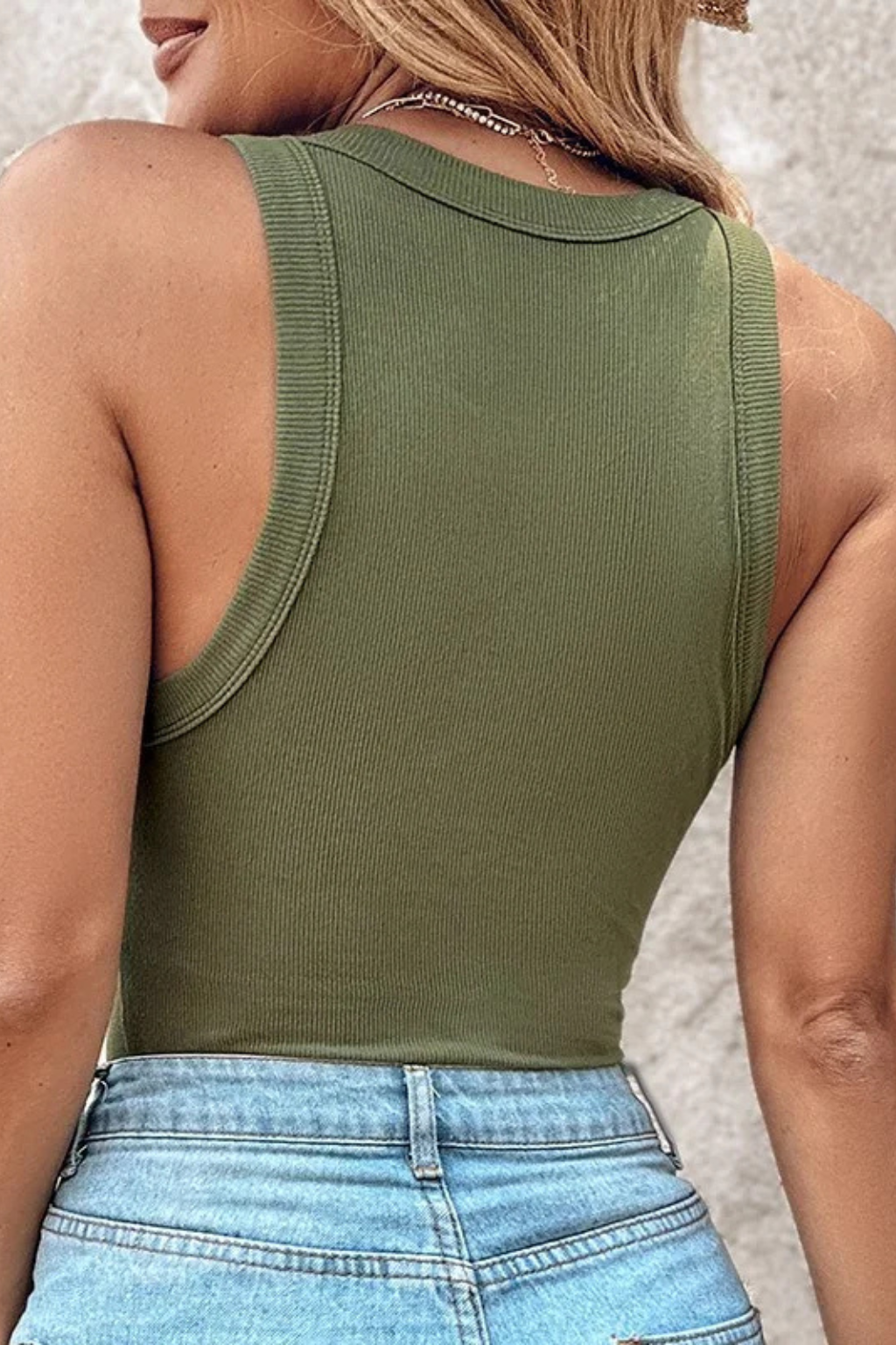 Masami - Round Neck Vest With Bra