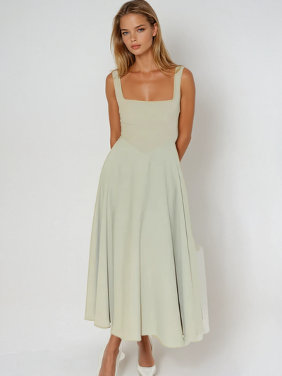 Aurelia – Elegant Flowy Dress